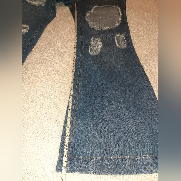 Women's High Waisted Flare Jeans - Picture 3 of 6